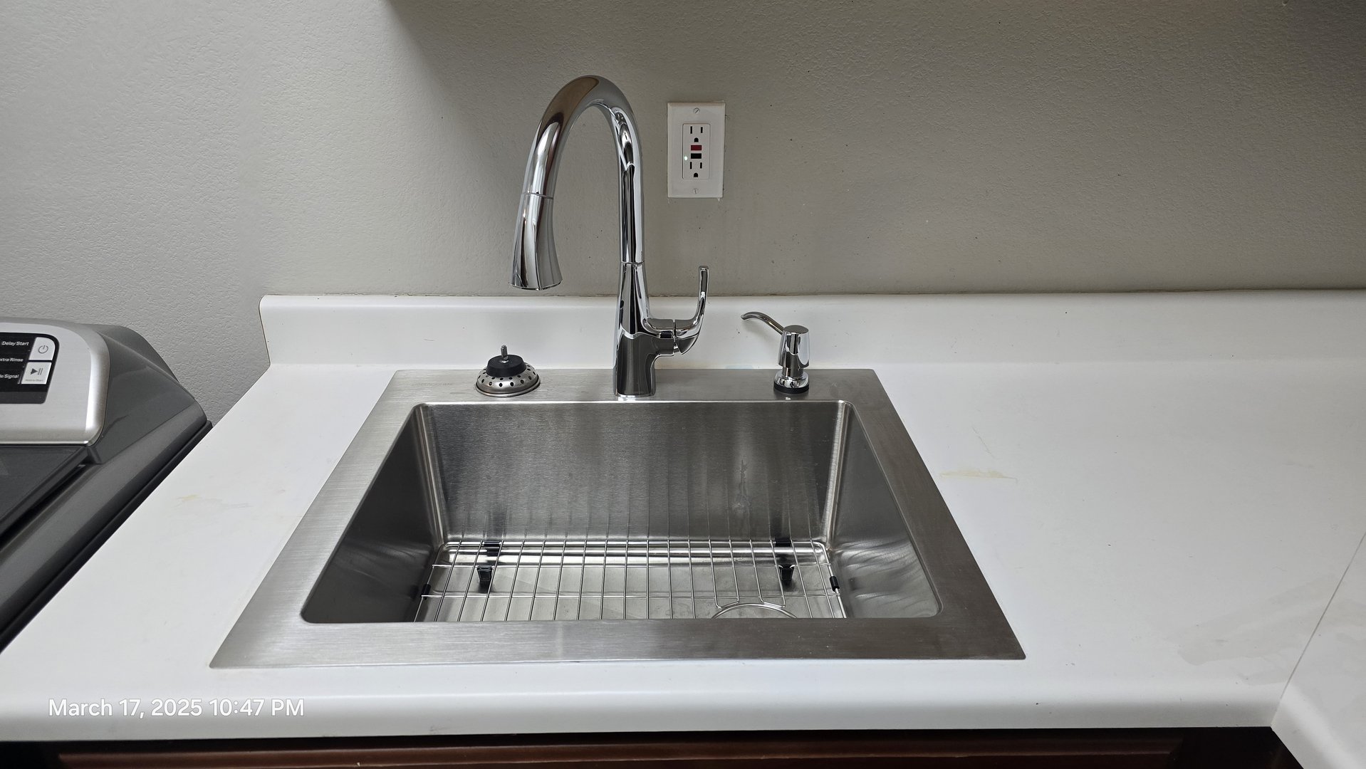 laundry_room_sink_with_faucet_upgrade.jpg