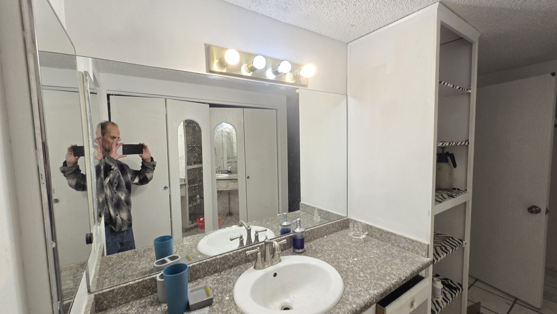 rental_turn_bathroom_refinish.jpg